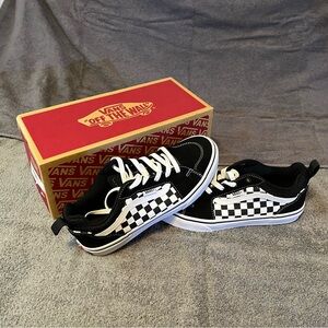 New Filmore VANS Unisex Size 6 Youth Sneakers Shoes Black White
